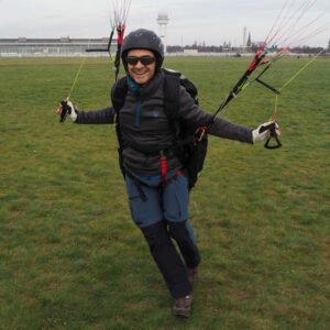 Kai Rauch beim Groundhandling auf dem Tempelhofer Feld